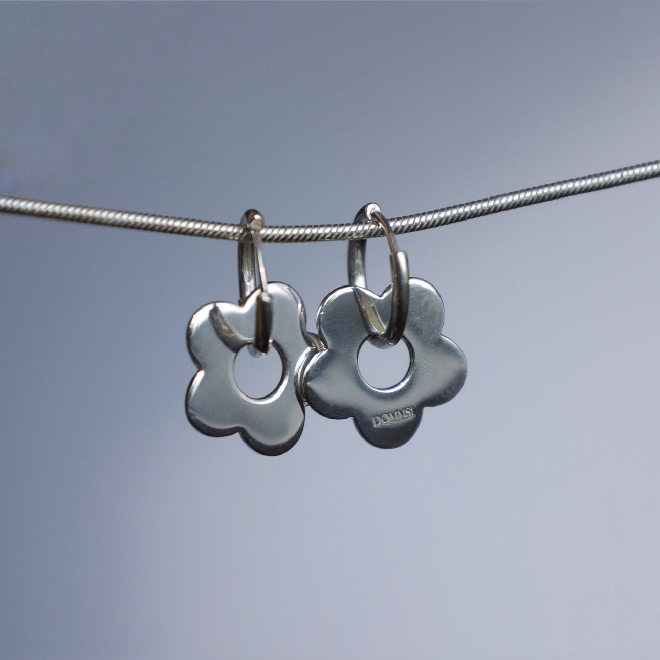 Dommsi-nastavitelne-nausnice-striebro-stastna-si