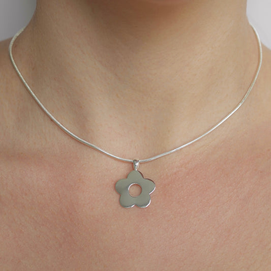 Dommsi-nastavitelny-nahrdelnik-striebro-stastna-si